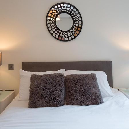 Central Tower Bridge Apartment Londyn Pokój zdjęcie