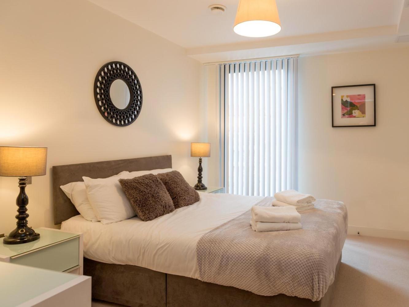 Central Tower Bridge Apartment Londyn Pokój zdjęcie